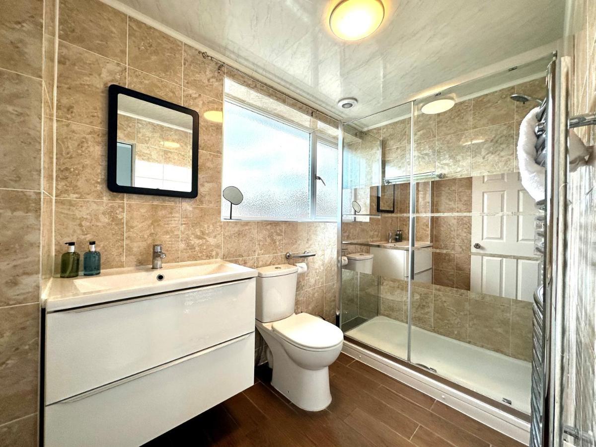 Spacious 3 Double Bedroomed House In Bicester Exterior foto