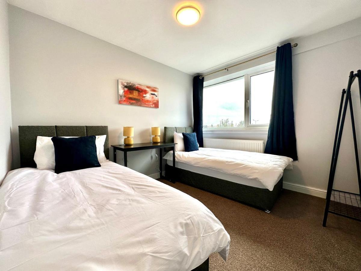 Spacious 3 Double Bedroomed House In Bicester Exterior foto
